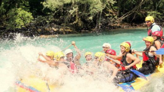 Un rabais spécial pour l'aventure de rafting journée sur la Tara!